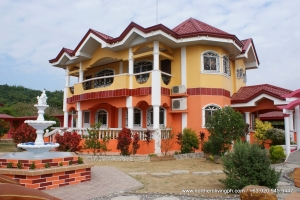 Mansion Overlooking the Beach, Bacnotan, La Union